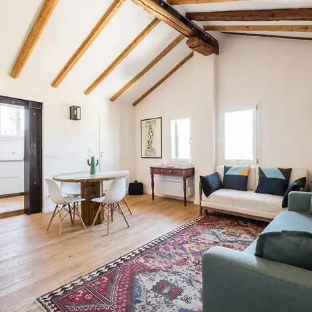 Apartment A Casa Breathtaking Attic In Strada Maggiore